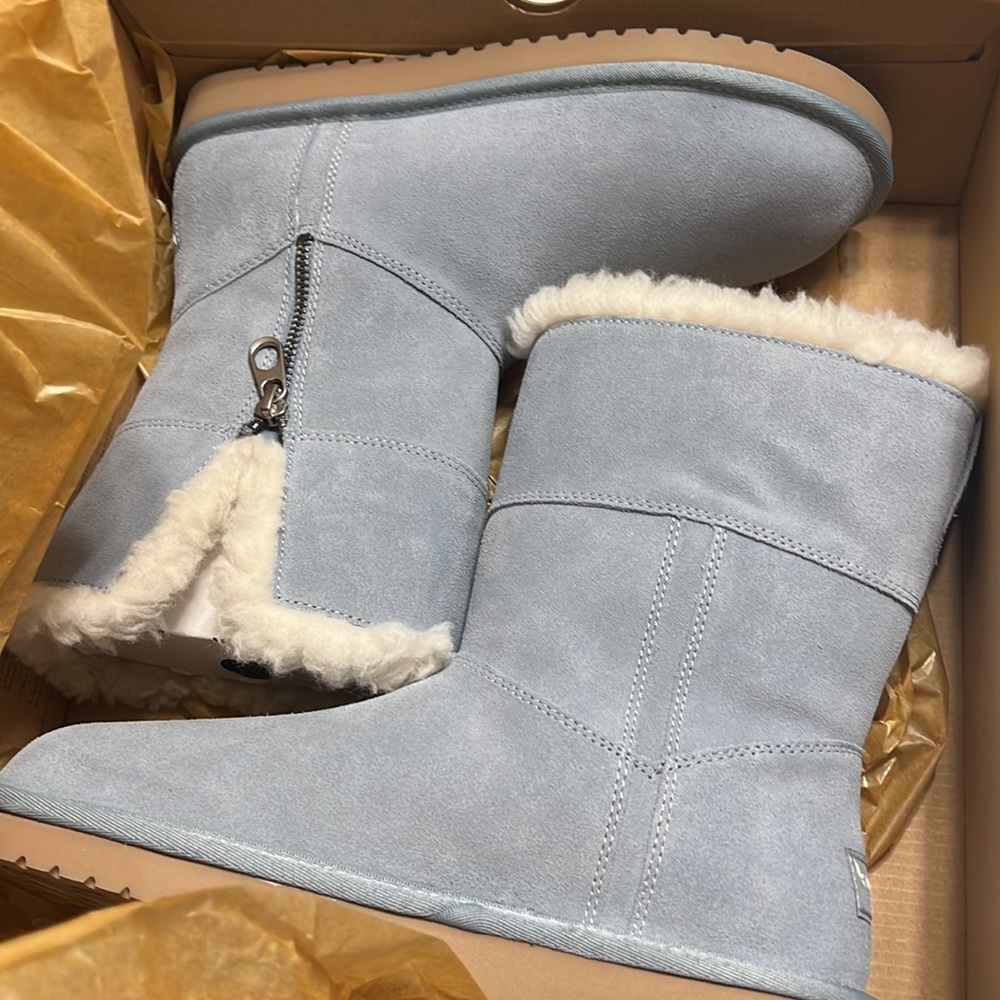 Brand New never worn Koolaburra By Ugg Boots